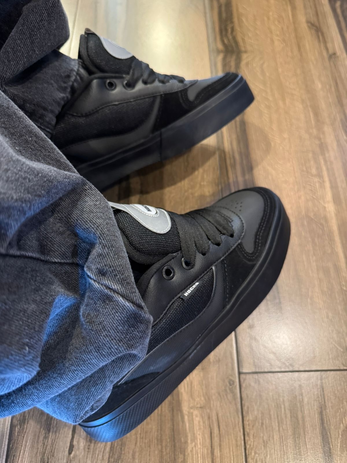 03 tenis hocks puff preto refletivo